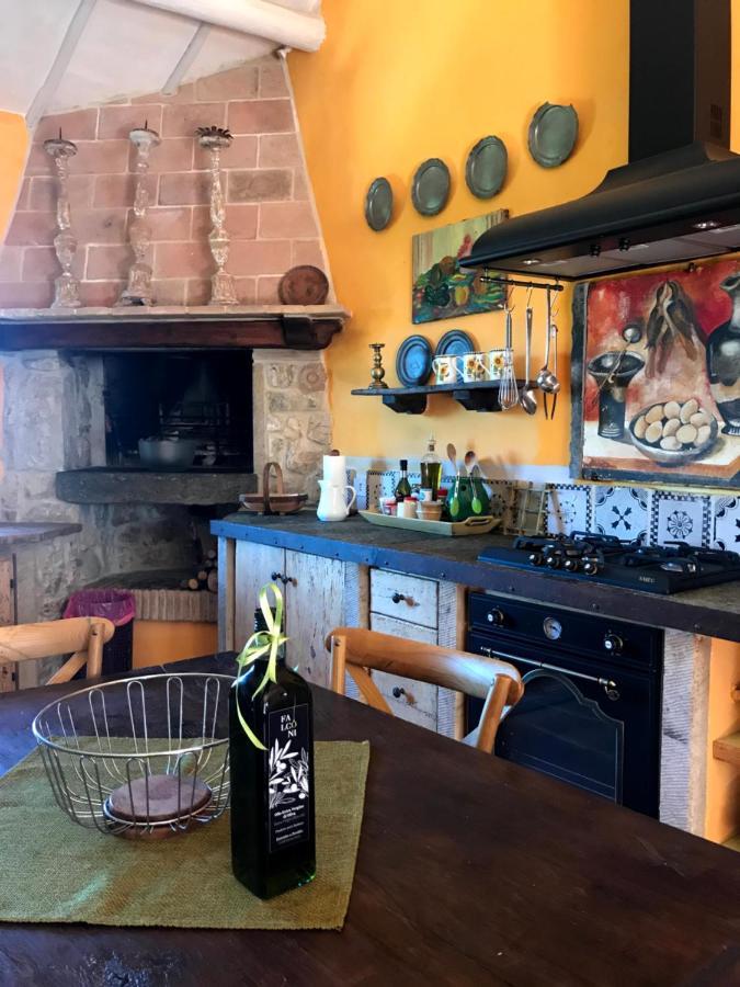 Il Borgo Di Olive Hotel Sismano ภายนอก รูปภาพ